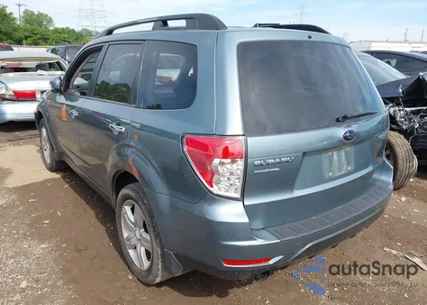 2010 Subaru Forester 2.5X Premium из США, поврежденный, VIN JF2SH6CC1AH722642